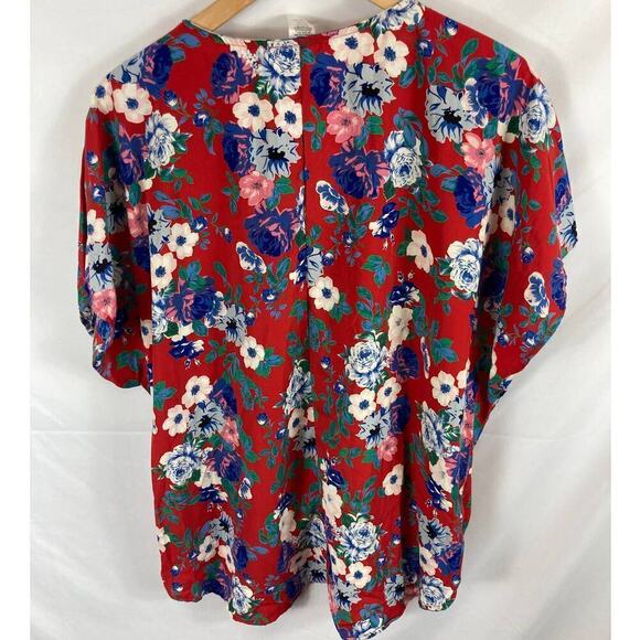 Whisper Floral V Neck Blouse size 2xl - Picture 4 of 4